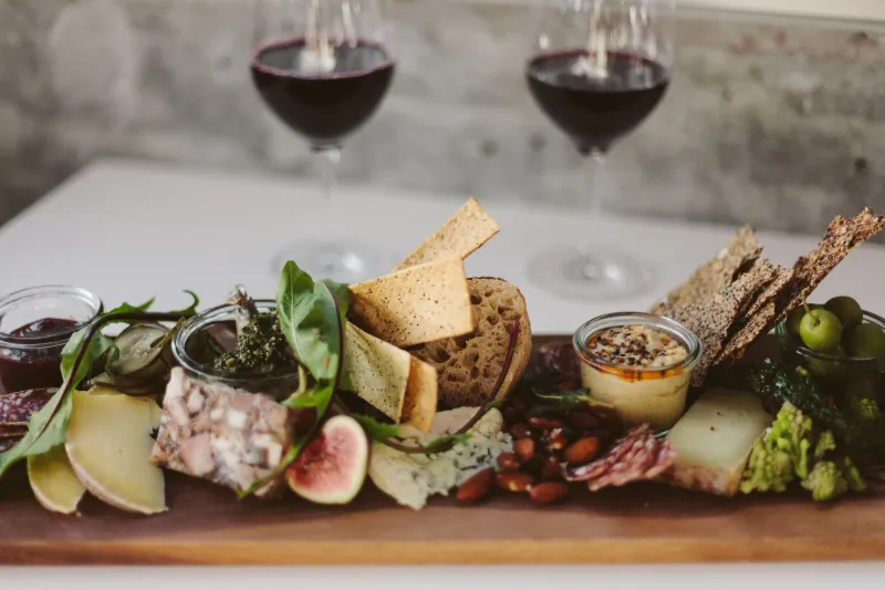 Small Plates, Big Impact: How Thoughtful Bar Snacks Quietly Elevate Every Pour
